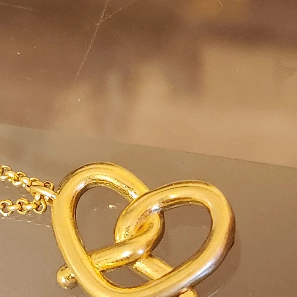 Kate Spade Gold Knot Necklace NWOT - Picture 4 of 5